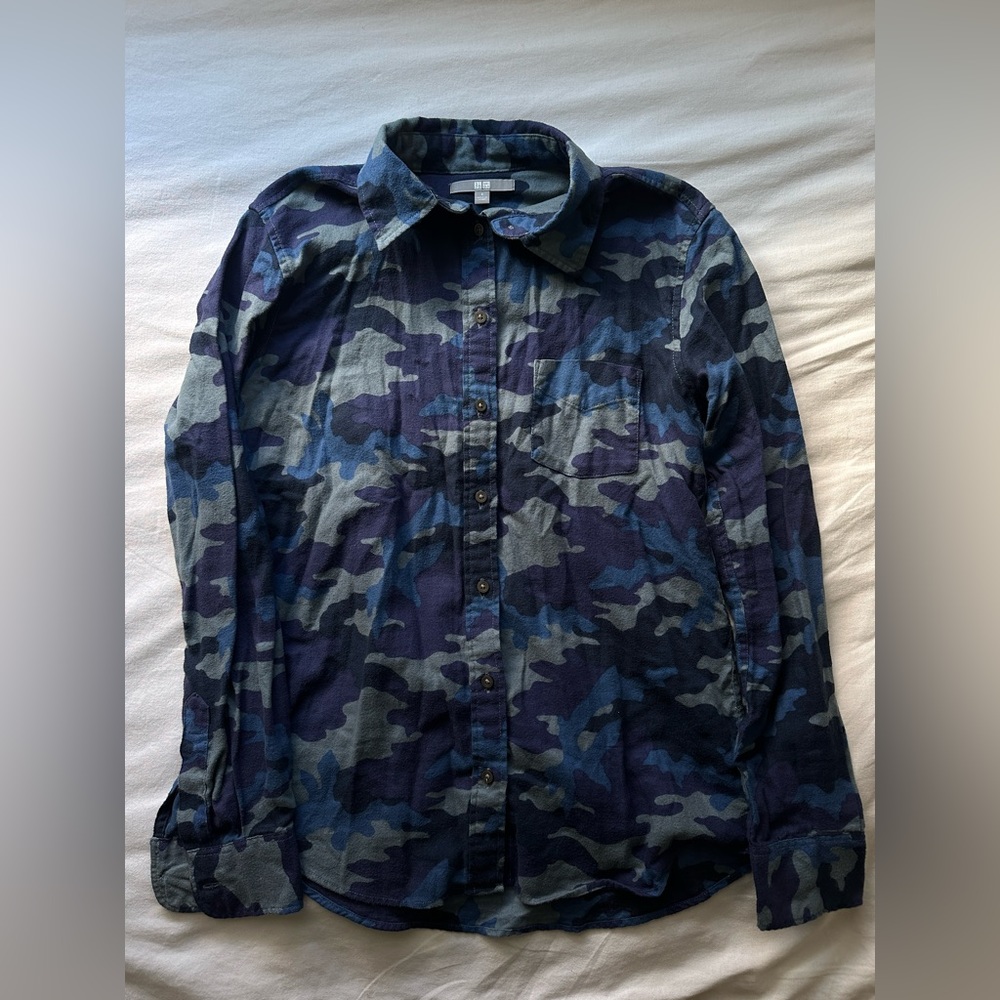 Uniqlo Blue Camo Long Sleeve Button Down